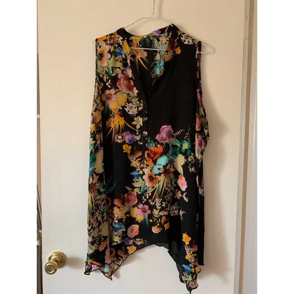 Floral sleeveless shirt